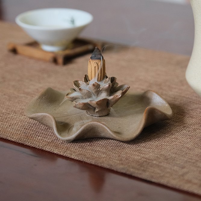 Đĩa Cắm Nhang Gốm