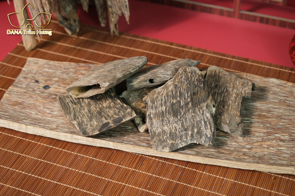 Gỗ trầm hương hợp mệnh gì, có ý nghĩa như thế nào?