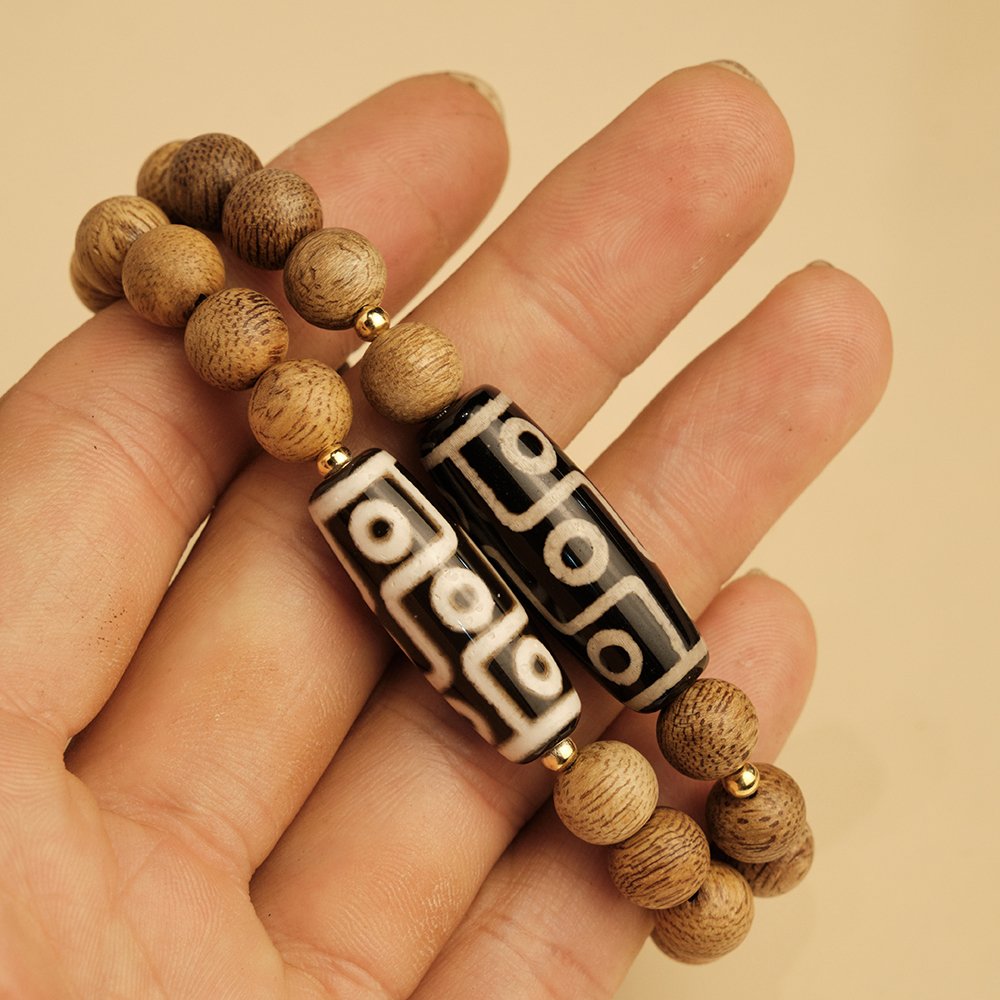 Vòng tay trầm hương -Trầm tự nhiên Việt Nam - phối đá Dzi Song Nhãn 8li